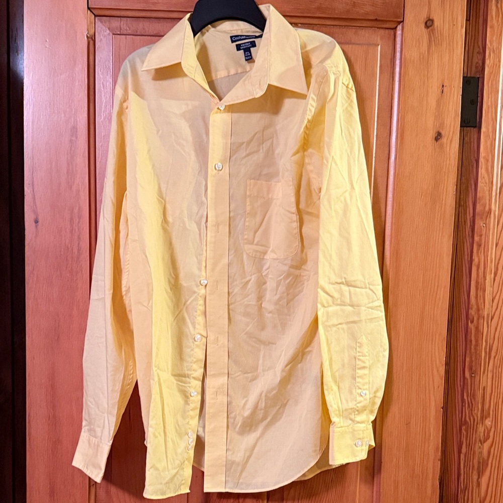 Croft & Barrow Men's Light Yellow Button Down Shirt